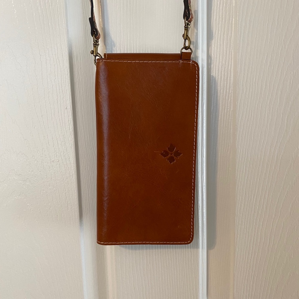 Patricia Nash Crossbody wallet